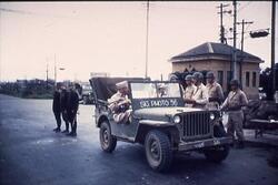 米軍通信隊のジープ、東京に入る検問所にて / U.S. Army Communication Corps Jeep at the Checkpoint to Tokyo image