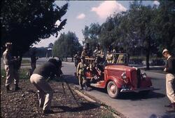皇居広場で消防団を撮影する進駐軍 / Occupation Forces Photographing the Fire Brigade at the Imperial Palace Plaza image