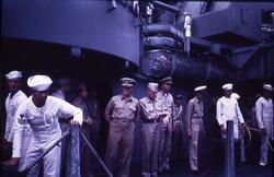 マッカーサー元帥を待つニミッツ提督とハルゼー提督 2 / Admiral Nimitz and Admiral Halsey Waiting for General of the Army MacArthur 2 image