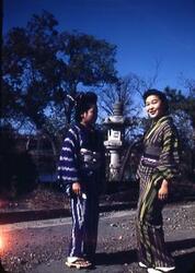 和服姿の女性 3 / Woman in Kimono 3 image