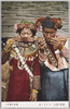 パイワン族・連杯を傾けて/Paiwan People Drinking from Shared Drinking Vessel image