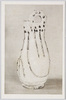 白釉緑彩鶏冠壺(遼代)/Green-Colored Cockscomb Flask in White Glaze (Liao Dynasty Period) image