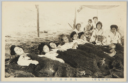 (別府名所)海岸砂湯ノ実況 / (Famous Views of Beppu) Actual Scene of the Beach Sand Bath image