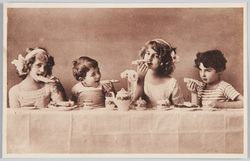 食事をする外国の子供たち / Foreign Children Having a Meal image