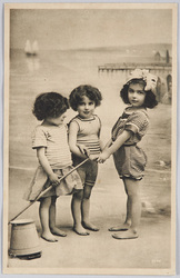 水辺の外国人の子供たち / Foreign Children at the Waterside image