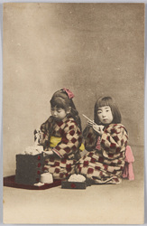 蕎麦を食べる二人の少女 / Two Girls Eating Soba Noodles  image