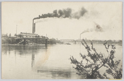 川の対岸の工場 / Factory on the Other Side of a River image