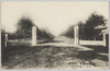 種馬育成所正門　　FRONT　GATE　OF　THE　HOSE-BREEDING　DEPOT./Horse-Breeding Depot: Front Gate image