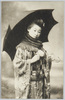 洋傘をさす和装女性/Woman in Kimono Holding an Umbrella image