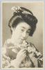 人形を持つ和装女性/Woman in Kimono Holding a Doll image