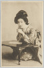 机に肘をつく和装女性/Woman in Kimono With Her Elbows on the Table image