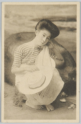 帽子を持つ水着の女性 / Woman in a Swimsuit Holding a Hat image