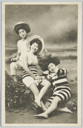 3人の水着の女性 / 3 Women in Swimsuits image