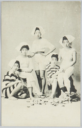5人の水着の女性 / 5 Women in Swimsuits image