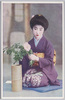 花を生ける和装女性/Woman in Kimono Arranging Flowers image