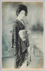 袂を持つ和装女性/Woman in Kimono Holding Her Sleeve Pouch image