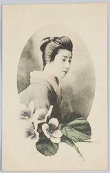 和装女性と花 / Woman in Kimono With a Flower image
