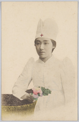 花を持つ看護婦 / Nurse Holding a Flower image