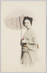 傘をさす和装女性 / Woman in Kimono Holding an Umbrella image