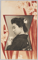 花を持つ和装女性 / Woman in Kimono Holding a Flower image