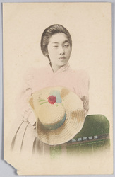 帽子を持つ洋装女性 / Woman in Western Clothing Holding a Hat image