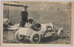 豆自動車上のスミス氏ト母堂 / Mr. Smith and His Mother on a Small Car image