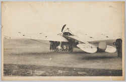 プロペラ式飛行機 / Propeller-driven Airplane image