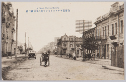 哈爾賓ウチヤストコヤ街の朝鮮銀行前 / In Front of Bank of Korea on Uchastokoya Street, Harbin image