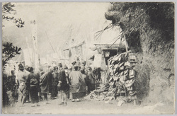 幟の前の人々 / People in Front of Banners image