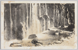 滝 / Waterfall image
