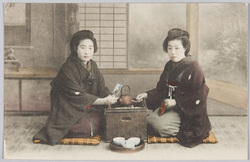 火鉢を囲む和服女性 / Women in Kimono Huddling Around a Charcoal Brazier image