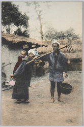 農家の親子 / Parents and a Child on a Farm image