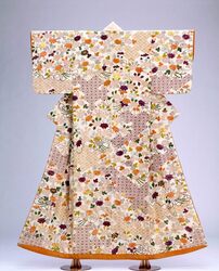 白綸子地七宝繋花束文様染繍絞打掛 / White Figured Satin Uchikake Over-Kimono with Interlocking Circles and Bouquets of Flowers in Simple-Stitch Shaped Resist (Shibori) image