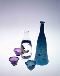 金彩芙蓉唐草文乳青色鶴首徳利 / Gold Confederate Rose Karakusa, Milky Blue, Crane Neck Sake Bottle image