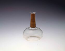 無色燗徳利(首に藤巻き) / Colorless Sake Bottle for Warming (with Neck Wound by Wisteria) image