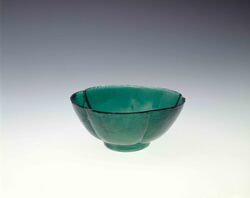 緑色梅花型碗 / Plum Blossom-shaped, Green Bowl image