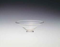 無色大盃型碗 / Large Sake Cup-shaped, Colorless Bowl image