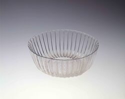 無色菊型深鉢 / Chrysanthemum-shaped, Colorless Deep Bowl image