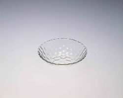 無色亀甲文小皿 / Tortoiseshell-designed, Colorless Small Plate image