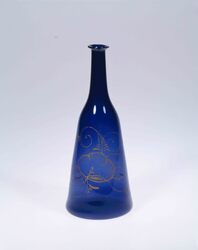 紺色金彩絵入り鶴首徳利 / Navy Blue, Gold Painted, Crane Neck Sake Bottle image