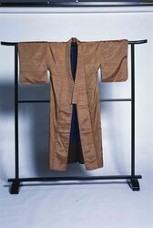 小袖 黄八丈平織 / Kosode (Short Sleeved Kimono) Made of Plain Weave Kihachijō Fabric image