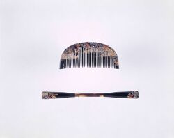 櫛笄 黒漆塗螺鈿花文 / Comb and Pinning Up Hair, Black Lacquer with Flower Design Mother-of-Pearl Inlay image