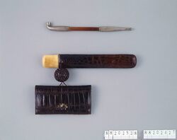鰐革腰差したばこ入れ / Crocodile Leather Tobacco Pouch, with Pipe Case image