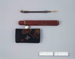 木綿相良蓮文繍腰差したばこ入れ / Cotton Tobacco Pouch with Sagara Embroidery of Lotus Pattern, with Pipe Case image