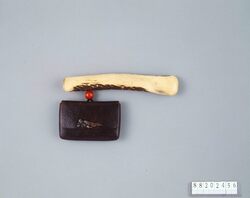 革腰差したばこ入れ / Waist-hanging Leather Cigarette Case image