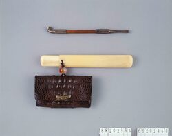 鰐革腰差したばこ入れ / Crocodile Leather Tobacco Pouch, with Pipe Case image