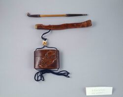 木製般若彫とんこつ腰差したばこ入れ / Wooden Tobacco Pouch with Hannya Carving, with Pipe Case image