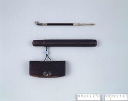 革腰差したばこ入れ / Waist-hanging Leather Cigarette Case image