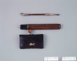 鰐革腰差したばこ入れ / rocodile Leather Tobacco Pouch, with Pipe Case image