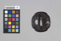 鍔 蓮図 / Sword Guard: A Lotus Flower image